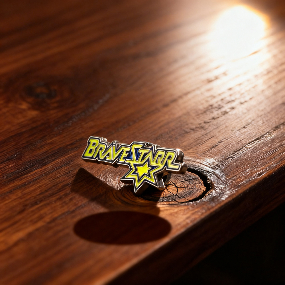 Broche Clásico de Anime con Lo - Anime Merchandise Logo reseña y precio
