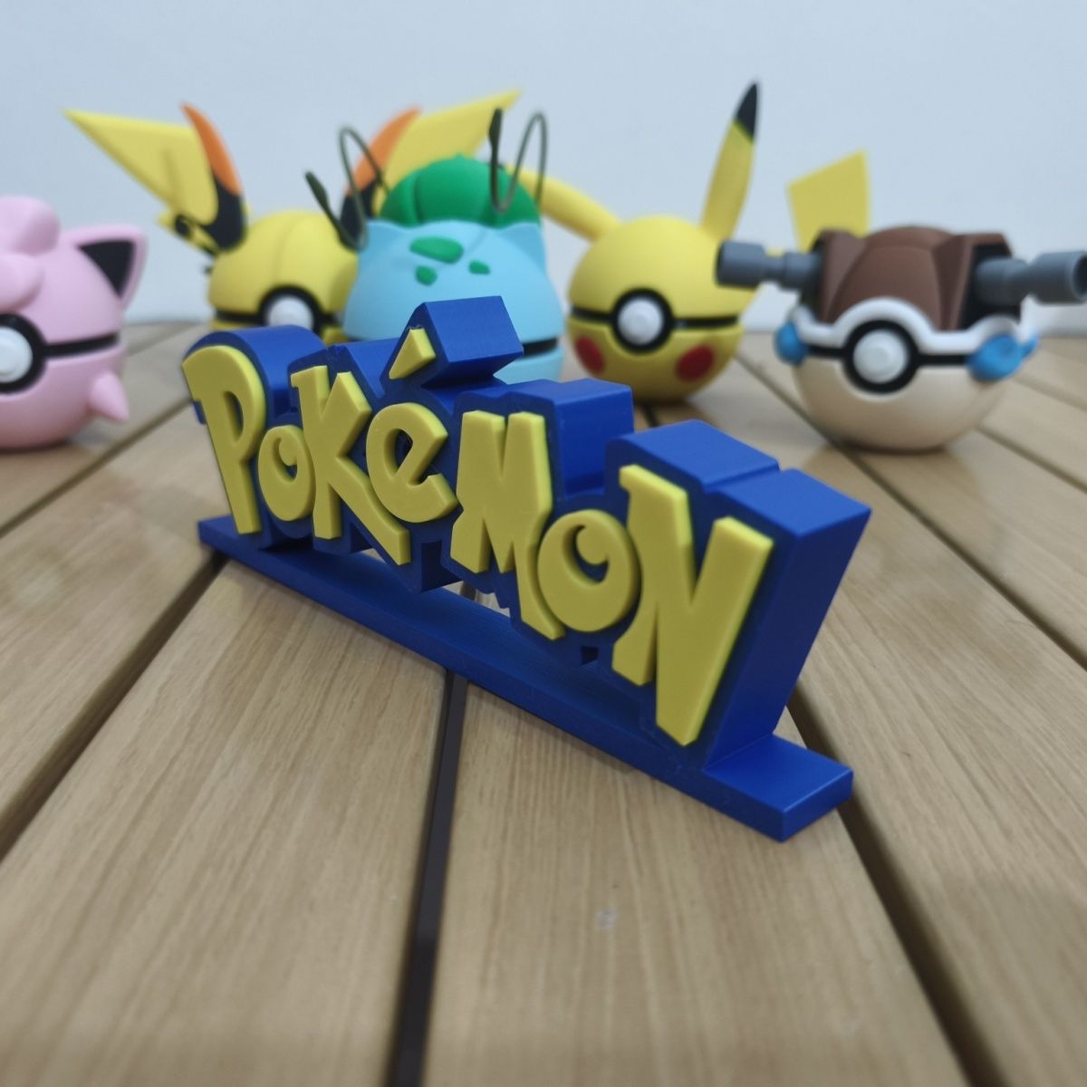 Figura coleccionable de anime  - Anime Merchandise Logo reseña y precio
